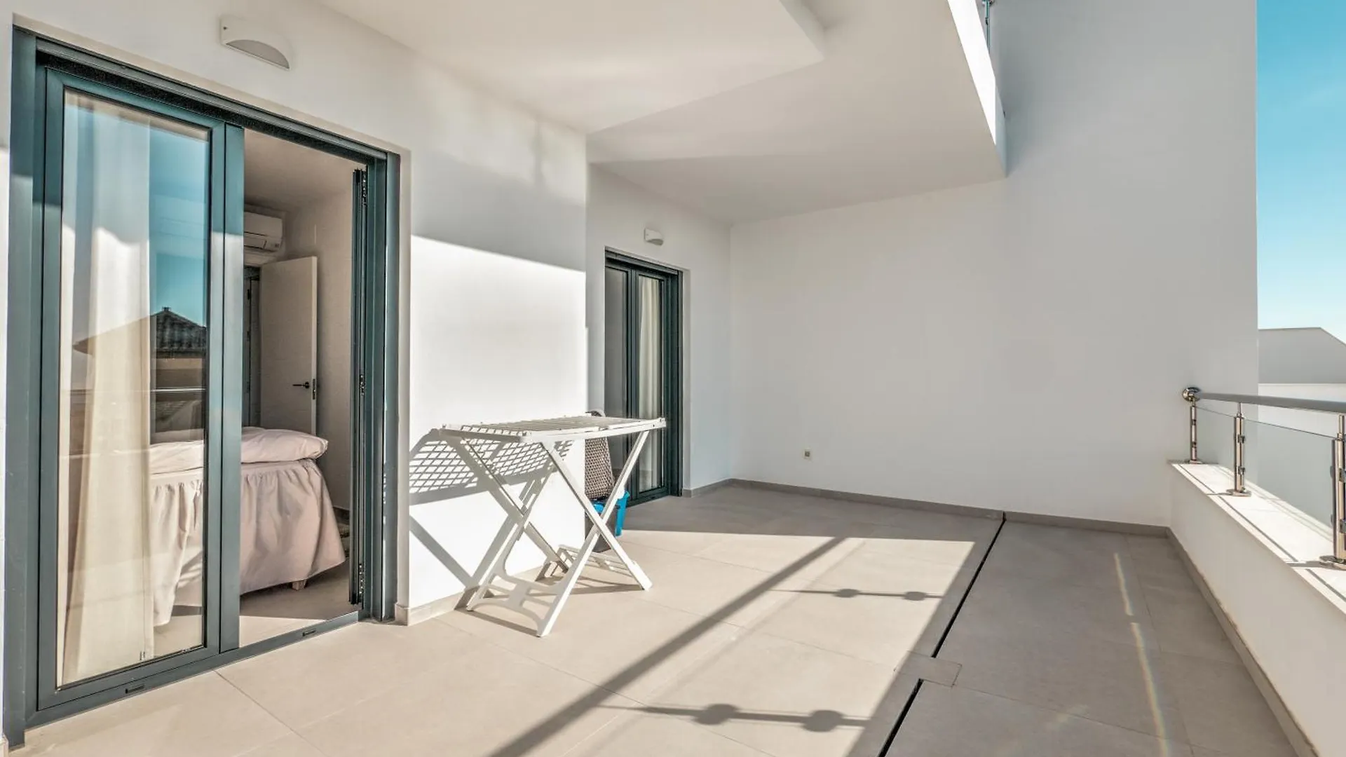 Villa Luxurious Townhouse With View, 3 Terraces And Pool à Nerja 0*,  Espagne