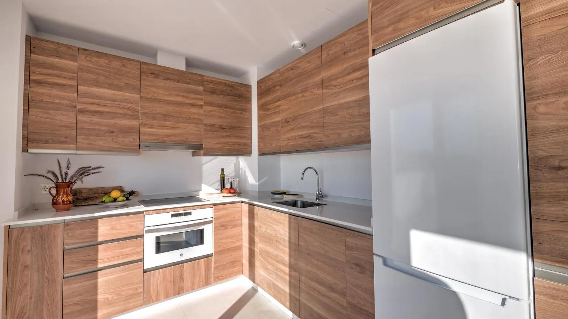 Villa Luxurious Townhouse With View, 3 Terraces And Pool à Nerja Hébergement de vacances