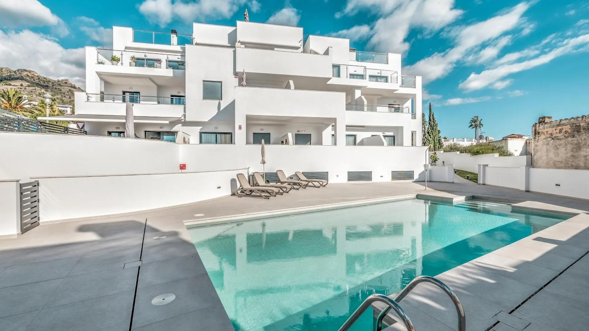 Villa Luxurious Townhouse With View, 3 Terraces And Pool à Nerja