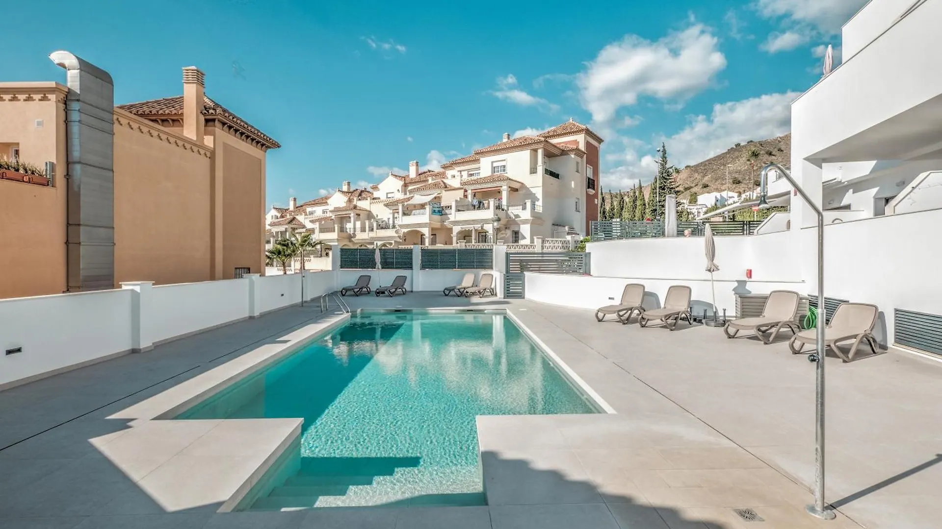 Holiday home Luxurious Townhouse With View, 3 Terraces And Pool Villa Nerja