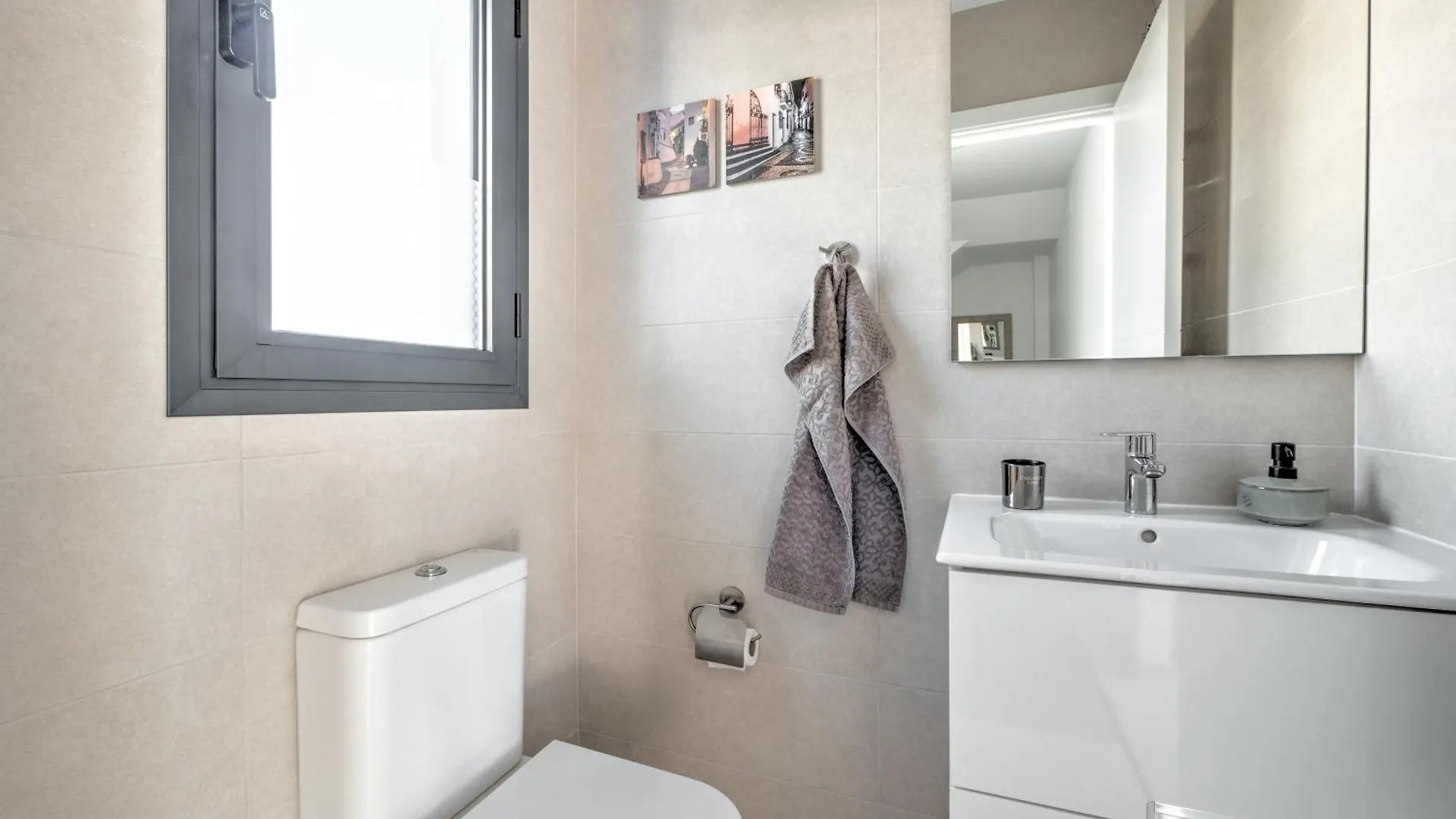 Holiday home Luxurious Townhouse With View, 3 Terraces And Pool Villa Nerja