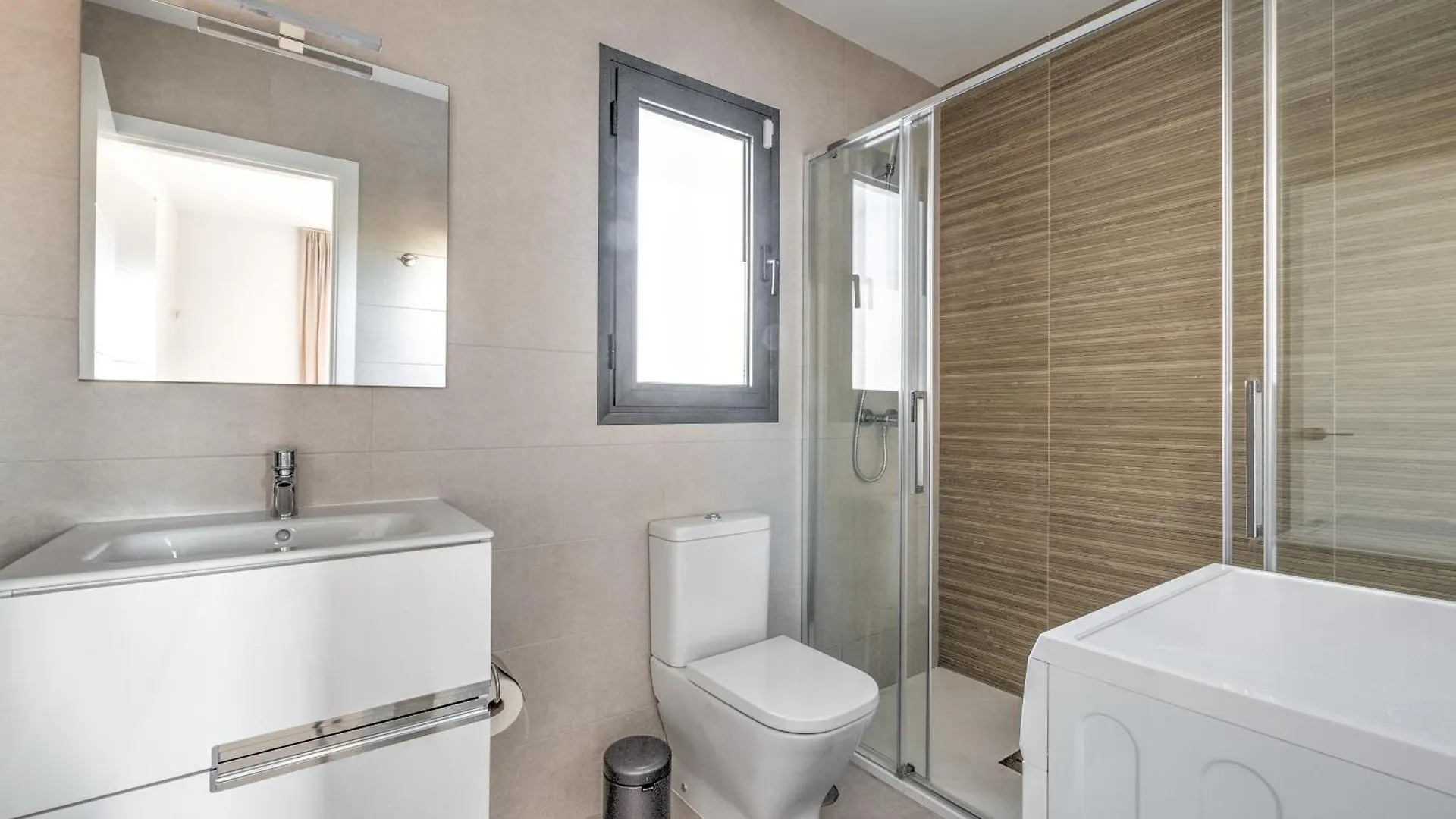 Luxurious Townhouse With View, 3 Terraces And Pool Villa Nerja